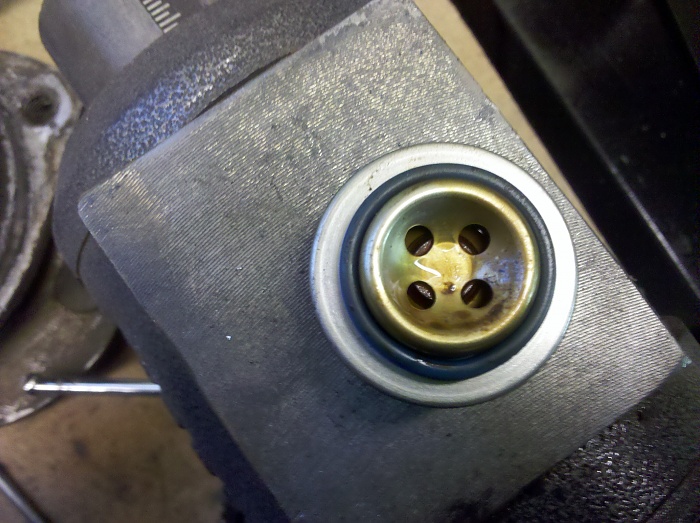 Jeep fuel pressure check valve #1