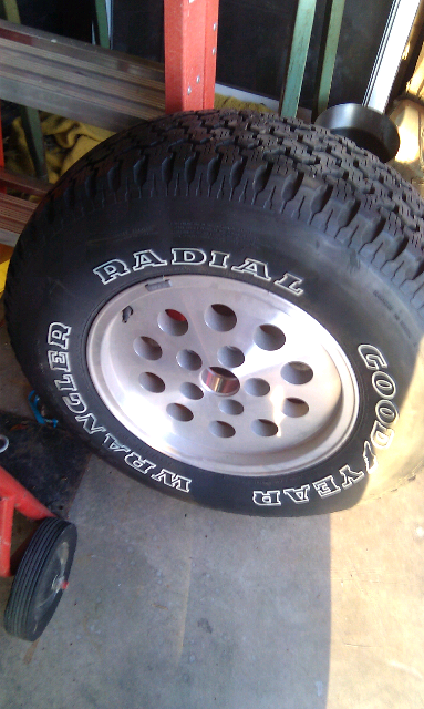 94 Sport wheels with 31x10.5 tires-forumrunner_20110303_155755.jpg