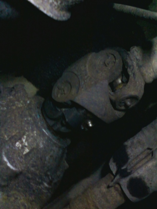 weird vibration... not good-transfer-case.-rear-axel.jpg