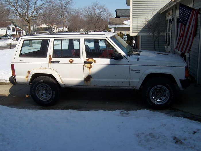 mounting 35s on my 85 jeep cherokee!!!!!!!!!!-jeeps3.jpg