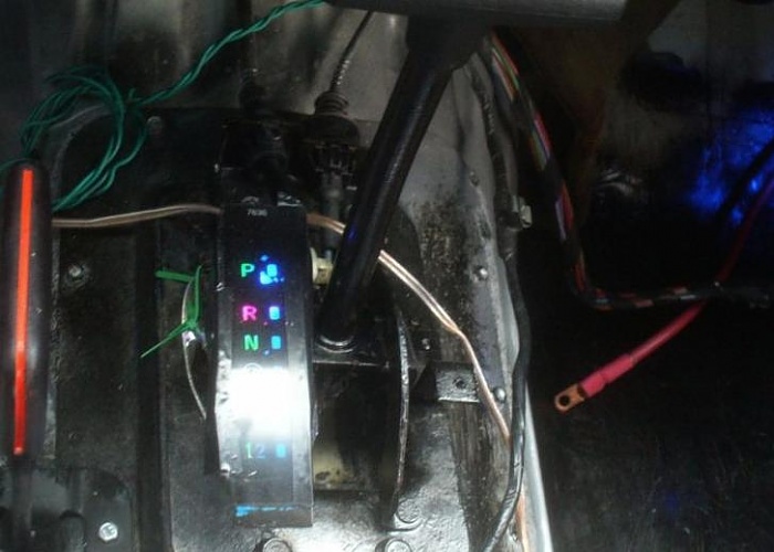 XJ Dash Lights Mod-p1080313-floor-pain-shifterb.jpg