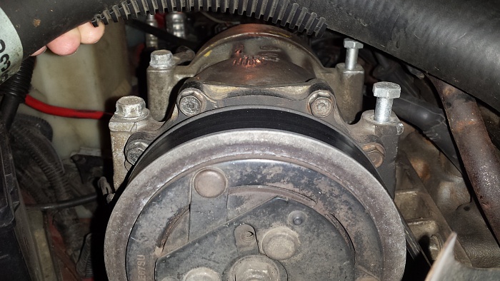 Wrong AC compressor bolts forced in?-20150720_201424.jpg