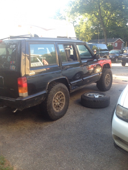 Putting 31s on a stock Cherokee.-image-2741542581.jpg