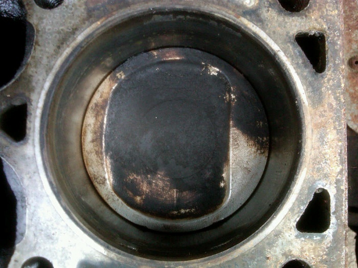 Piston #2 Slightly Melted, OK to drive?-img00094-20110226-1037.jpg