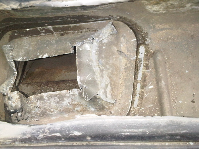 Water leaking from cowl-img-20110519-00196.jpg