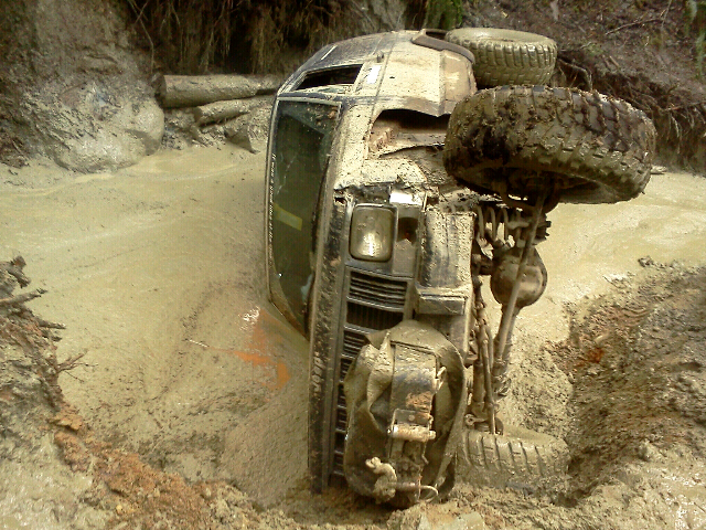 Rossi flipped his jeep over at walker today april 29th-forumrunner_20120429_214543.jpg