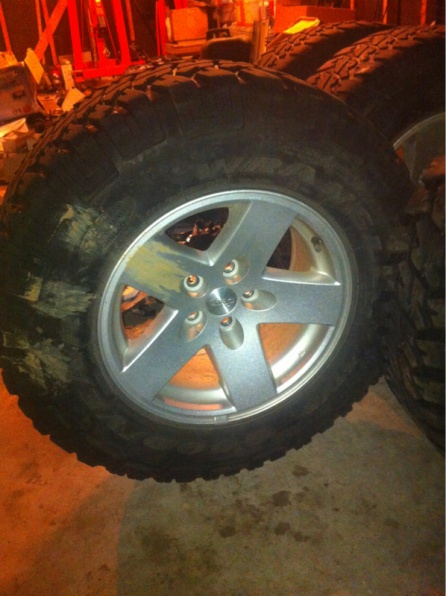 4 16" jeep moab rims with tires 245/75r16 - Jeep Cherokee Forum