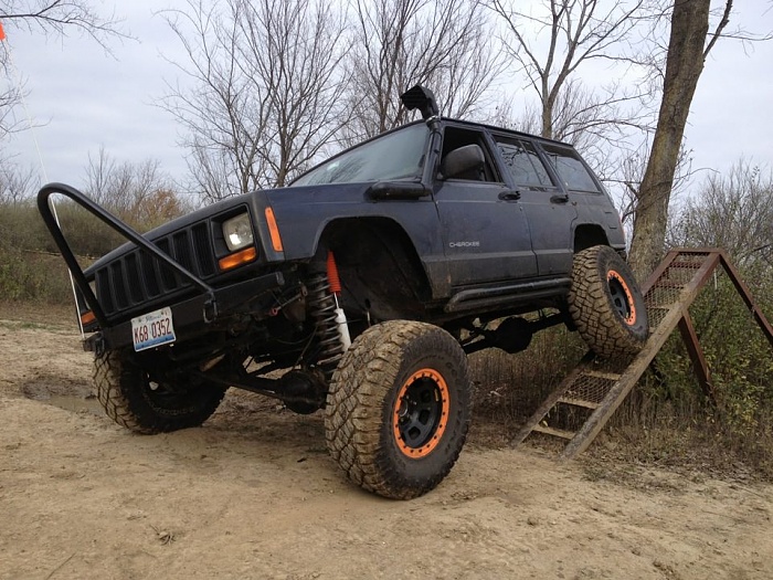 My 2wd XJ-flew.jpg