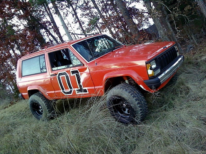 General Lee Cherokee build-1123101648-00..jpg