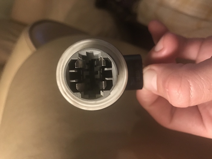 Please Help: Can't Find Turn Signal Socket Replacement - Jeep Cherokee