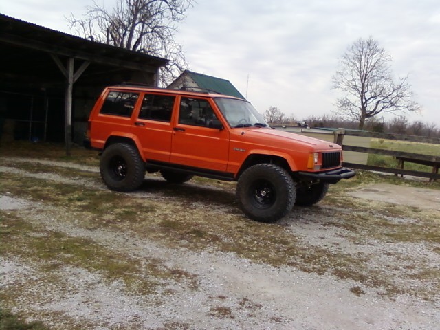 Jeep Cherokee XJ оранжевый