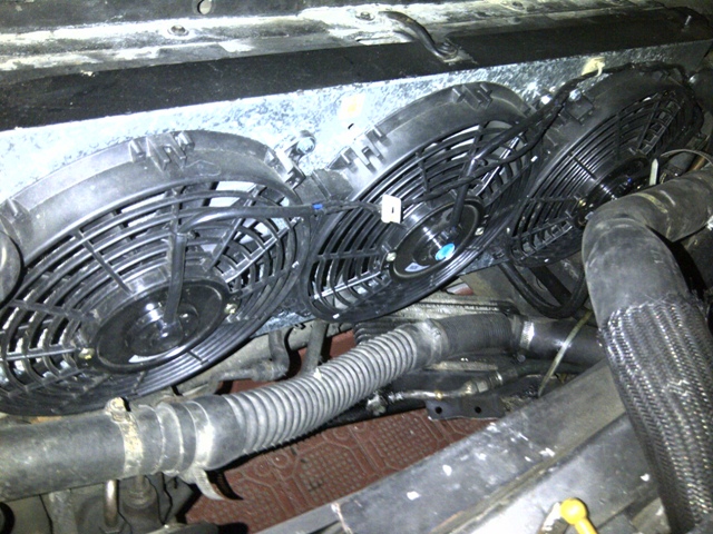 Dual Stock AC Fans in XJ-img-20111224-00053.jpg