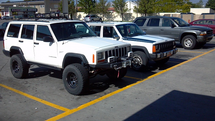 post the favorite picture of your jeep.-showing-off.jpg