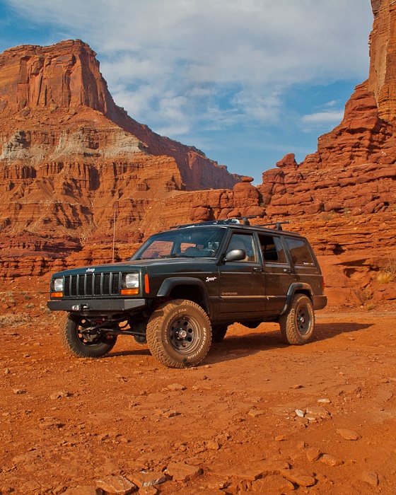 post the favorite picture of your jeep.-moab_trip3.jpg