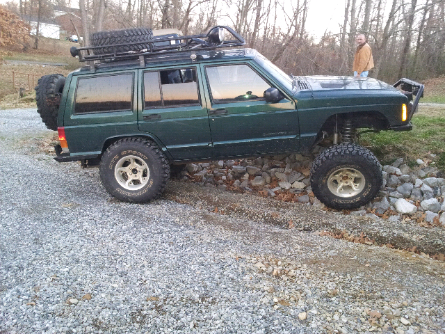 post the favorite picture of your jeep.-forumrunner_20121214_223645.jpg