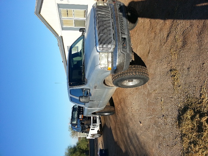 2012 jeep grand cherokee gas tank size