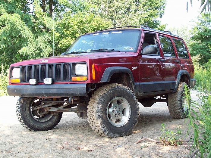 High School XJ Club. sort of.-larjeep.jpg