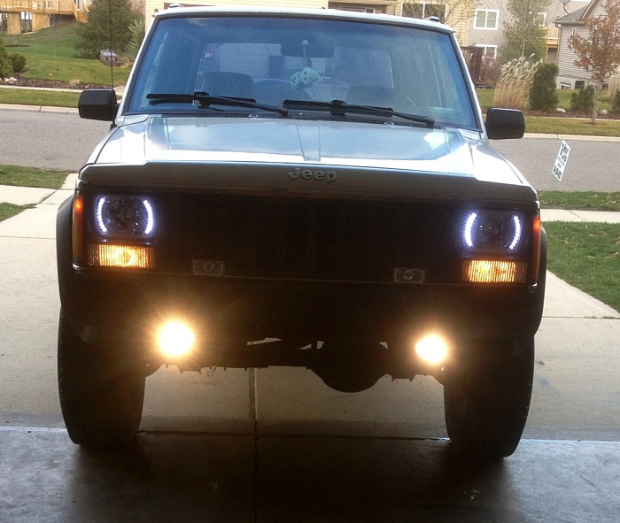 2 door cherokee club-jeep-lights.jpg