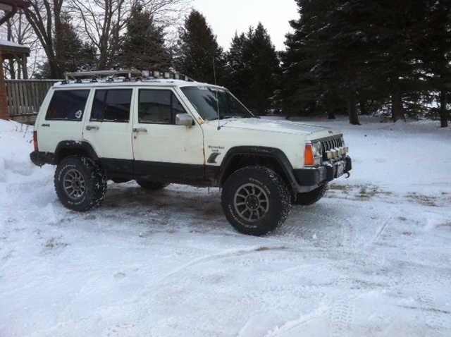 any pics of XJ on 31s?-peep2.jpg