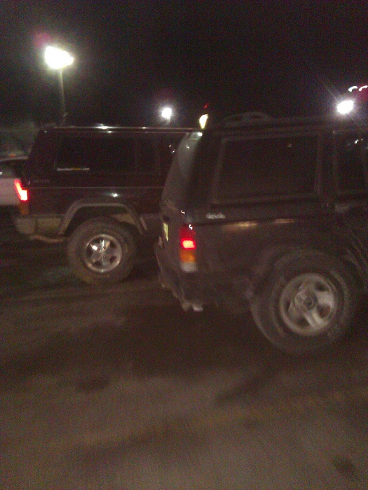 Your XJ Parked Next to a Stock Xj Picture Thread!-wp_000938.jpg