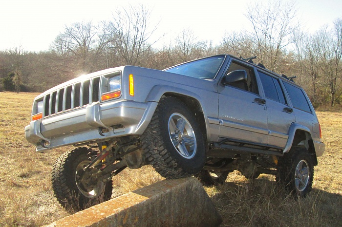 post the favorite picture of your jeep.-cherokeeavatar.jpg