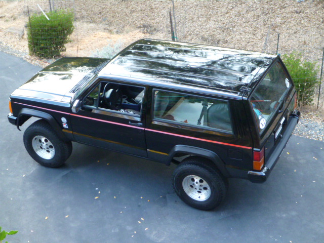 2 door cherokee club-topvew1s.jpg