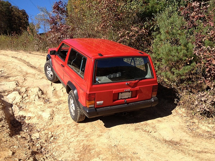 2 door cherokee club-jeep.jpg