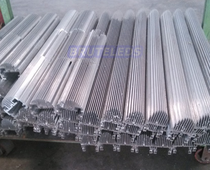 Name:  original aluminum housing.jpg
Views: 64
Size:  89.3 KB