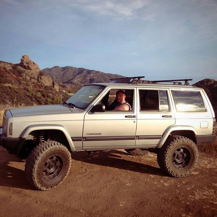 XJ Lift/Tire Setup thread-971359_10201006587700649_241729038_n.jpg