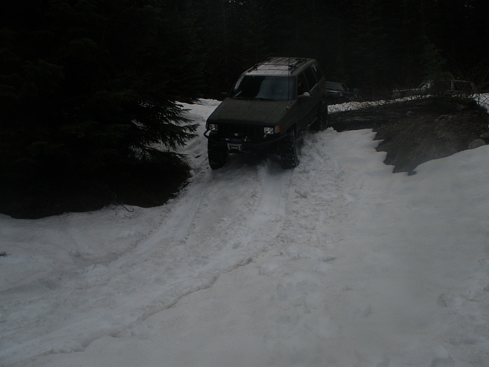 your jeep in the snow-p5240685.jpg