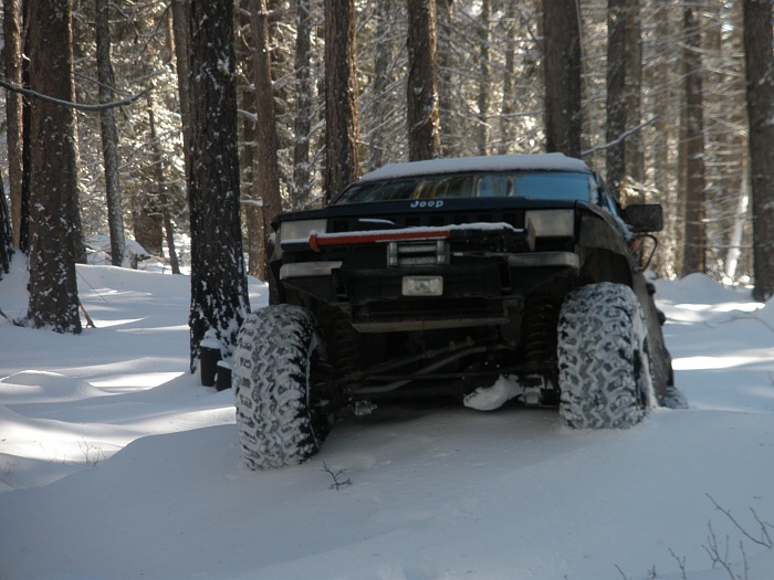 your jeep in the snow-pc020633.jpg