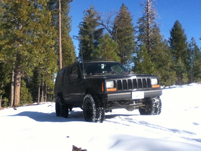 your jeep in the snow-image-1492620036.jpg