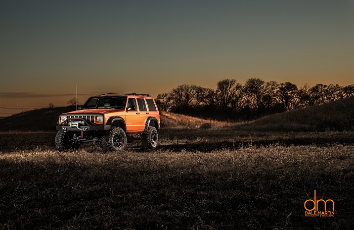 post the favorite picture of your jeep.-front-3-quarter-dark-1920.jpg