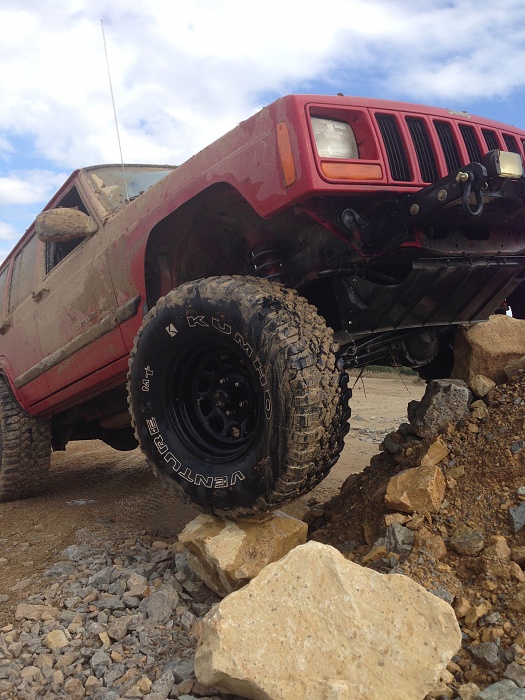 flex pics-jeep-front-rock-pile.jpg