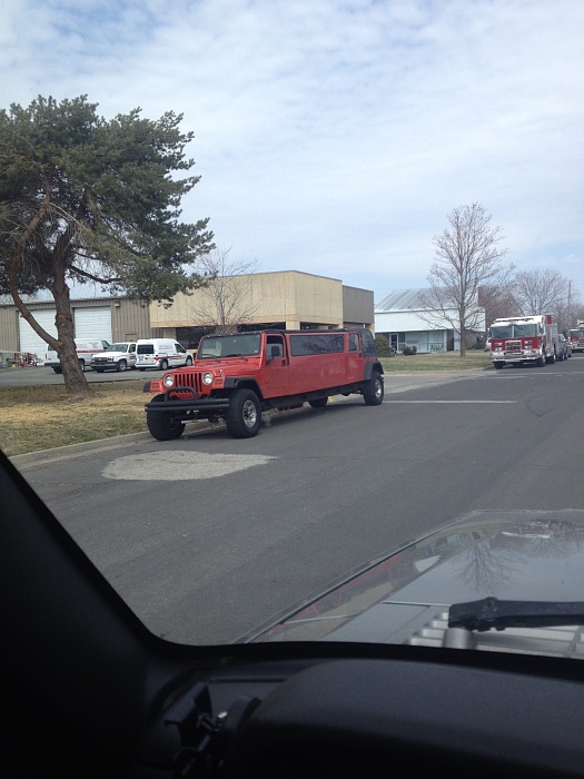 What did you do to your Cherokee today?-jeep-limo.jpg