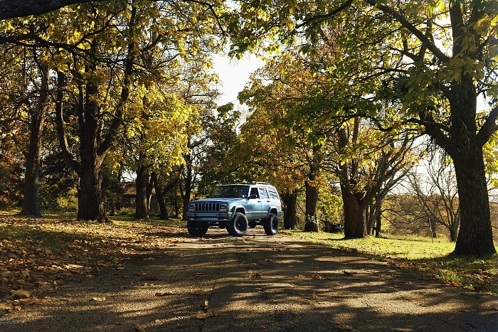 post the favorite picture of your jeep.-cherokee-smp.jpg