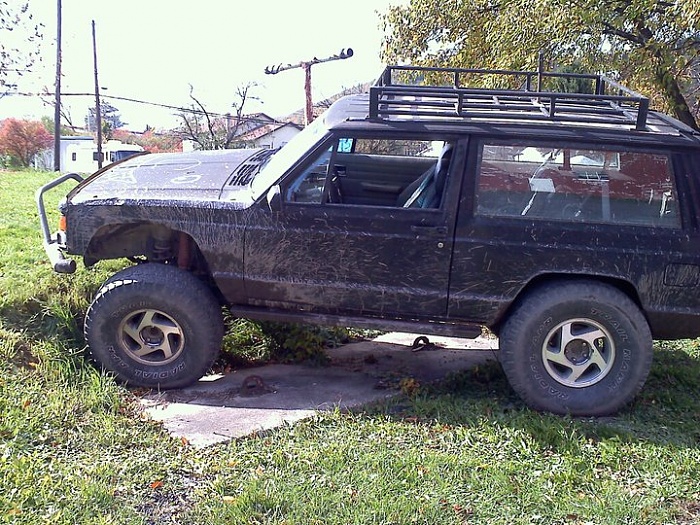 2 door cherokee club-dtbsfh.jpg