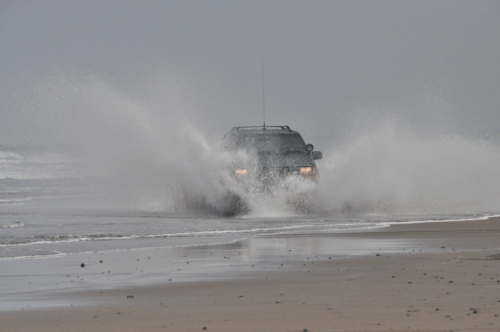 post the favorite picture of your jeep.-pantai-sel-garut-2.jpg