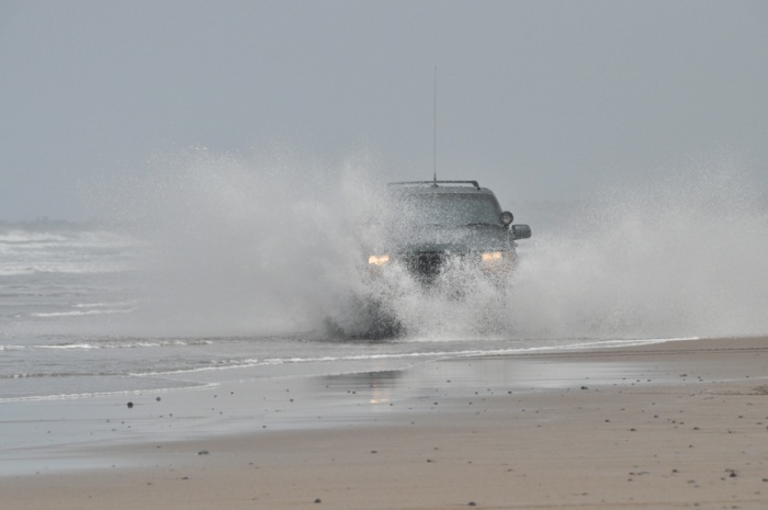 post the favorite picture of your jeep.-pantai-sel-garut-3.jpg