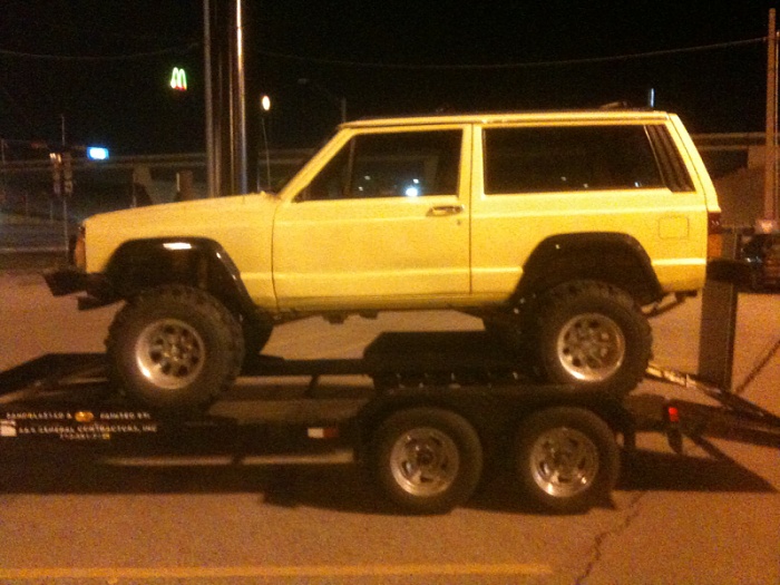 2 door cherokee club-image-3367119049.jpg