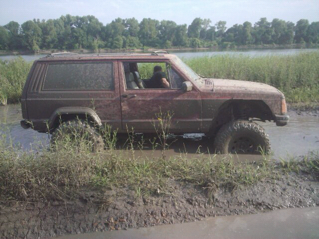 2 door cherokee club-forumrunner_20110106_230539.jpg