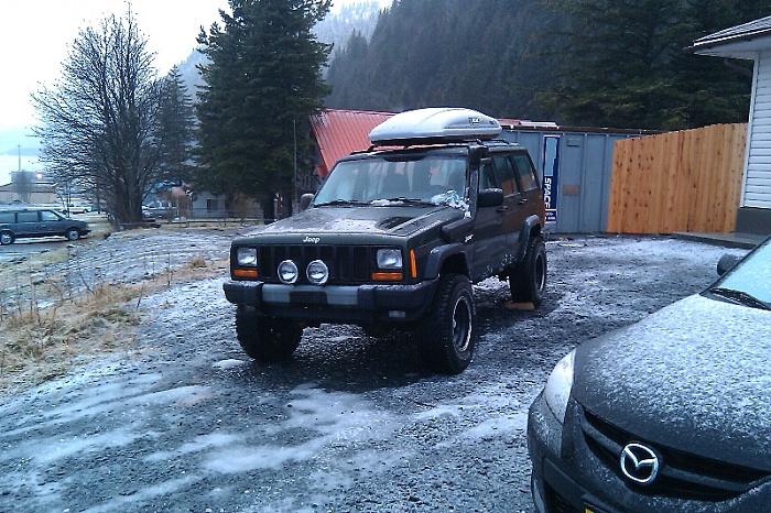 Pictures of Your XJ in snow-forumrunner_20110110_165756.jpg