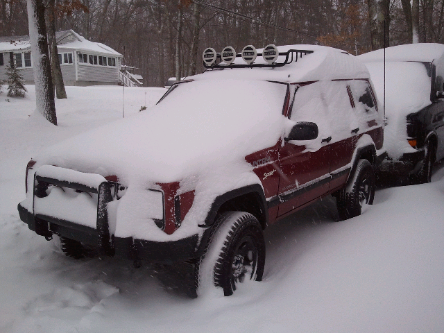 Pictures of Your XJ in snow-forumrunner_20110112_172848.jpg