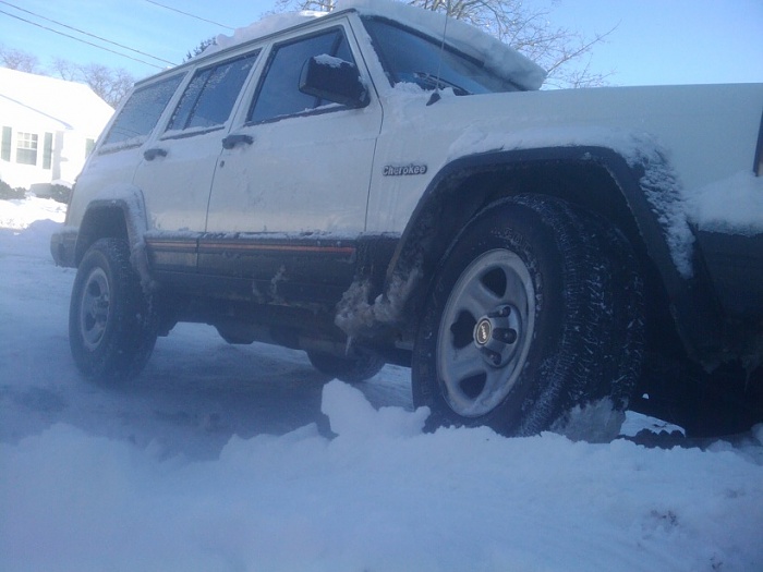 Pictures of Your XJ in snow-2011-01-13-09.14.52.jpg