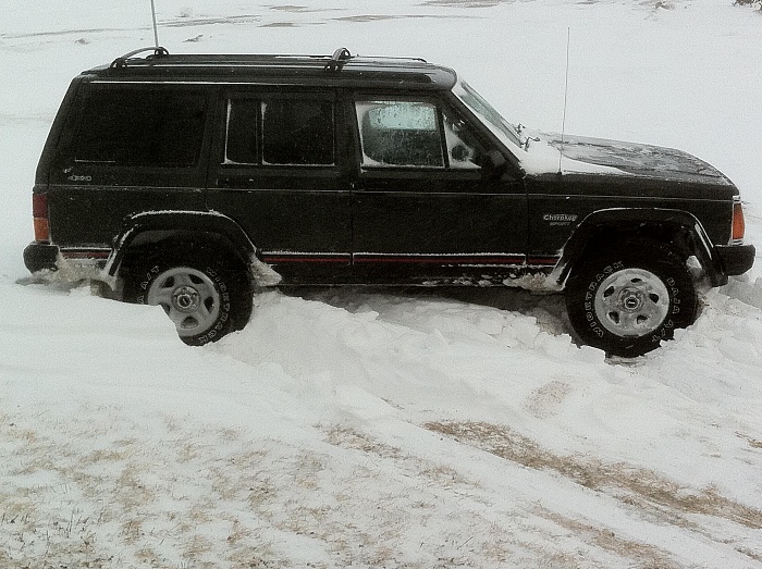 Pictures of Your XJ in snow-ben-pics-1155.jpg