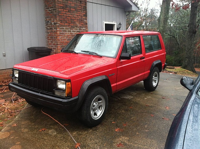 2 door cherokee club-c93dph.jpg