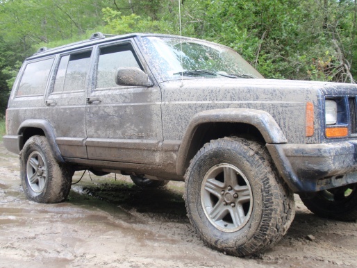 Pic request, 3&quot; lift with 31's-27276-obligatory-dirty-shot-after-playing-mud.jpg