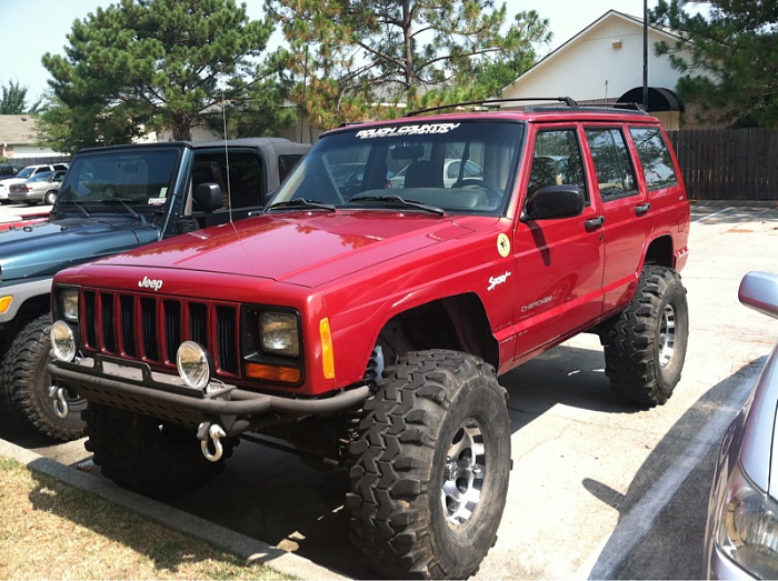 the RED xj club-image-895580568.jpg