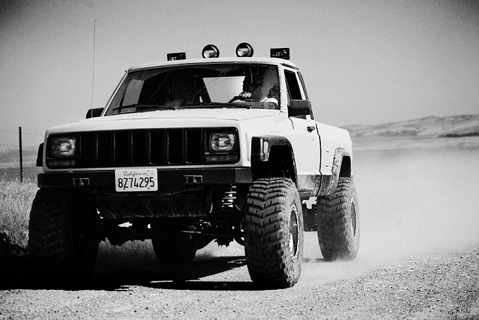 post the favorite picture of your jeep.-256729_2207620511172_1267208356_32777972_6628239_o.jpg