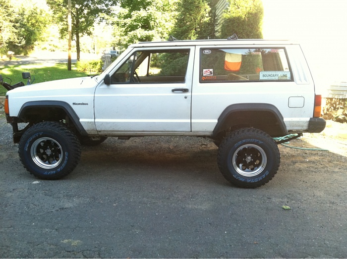 2 door cherokee club-image-2640286989.jpg